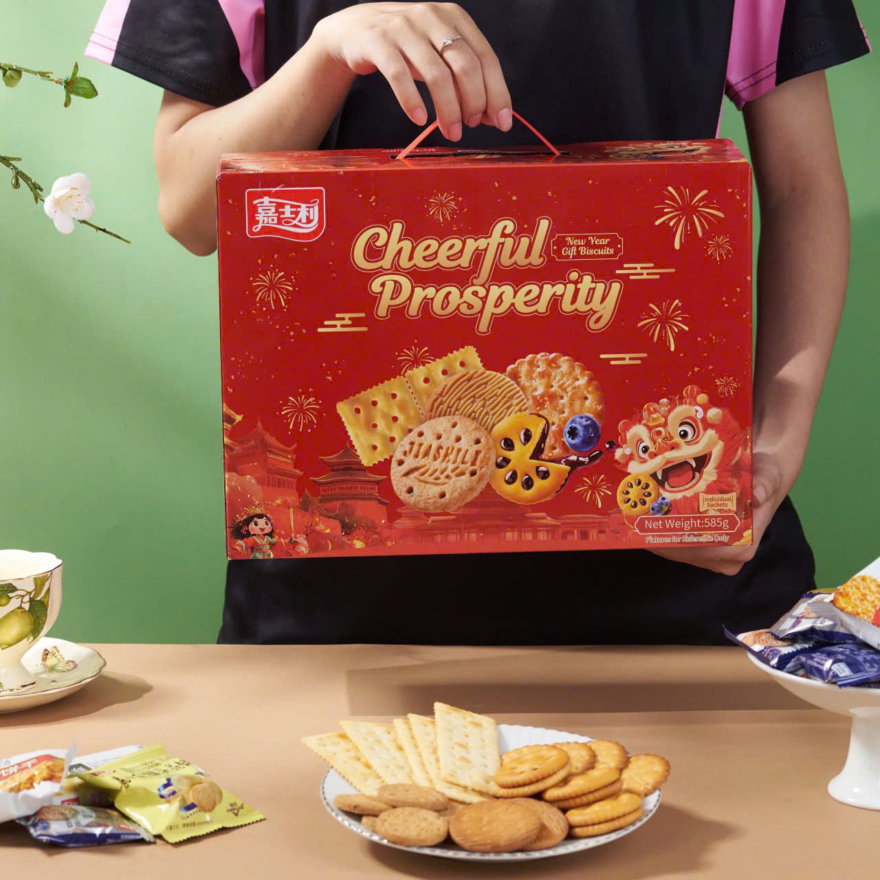 Bánh Quy Tết Hộp Tết Hạnh Phúc Cheerful Prosperity 585g